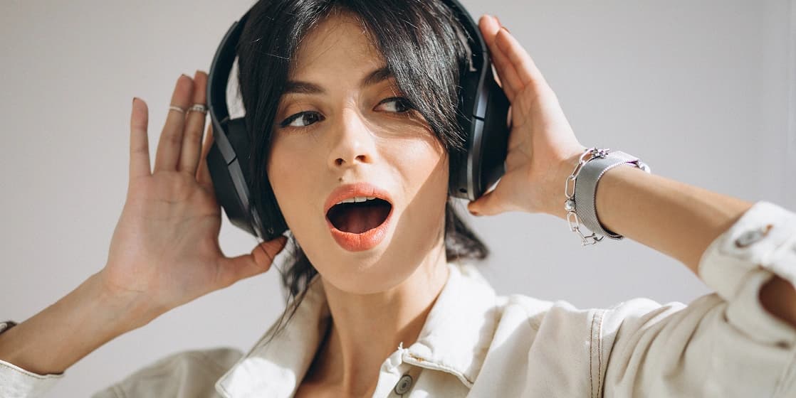 Cover Image for Ear Training in 7 Minutes: Intervals, Chord Colors & Sing-Back Games