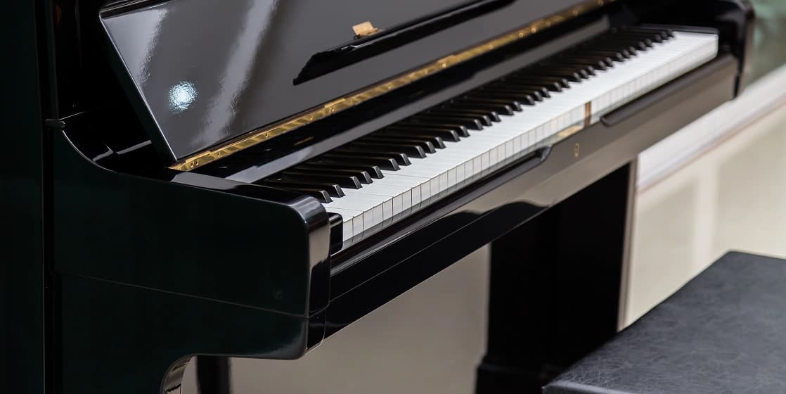 Cover Image for Hurricane-Season Instrument Checklist: Pianos, Guitars & Violins (Florida Homes)