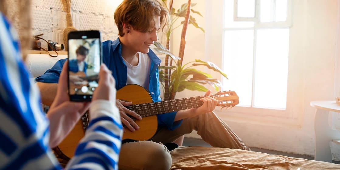 Cover Image for Micro-Recitals at Home: 60-Second Shows, Phone Recording Angles & Share-Safe Wins