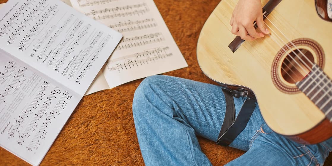 Cover Image for Sight-Reading Made Simple: 10-Minute Daily Plan for Chair Tests & All-State
