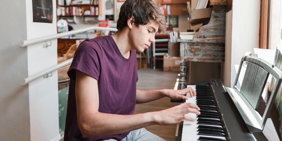 Cover Image for Where to Put a Piano in a Florida Home: Sun, AC Vents, and RH 40–50%
